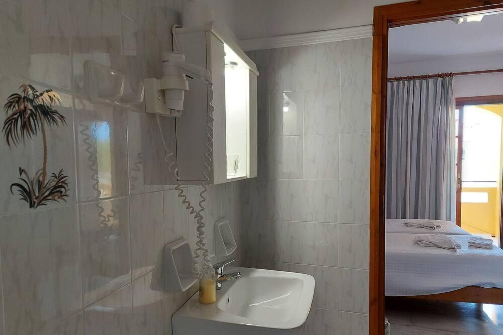 Menelaos Apartments Daratsos ภายนอก รูปภาพ