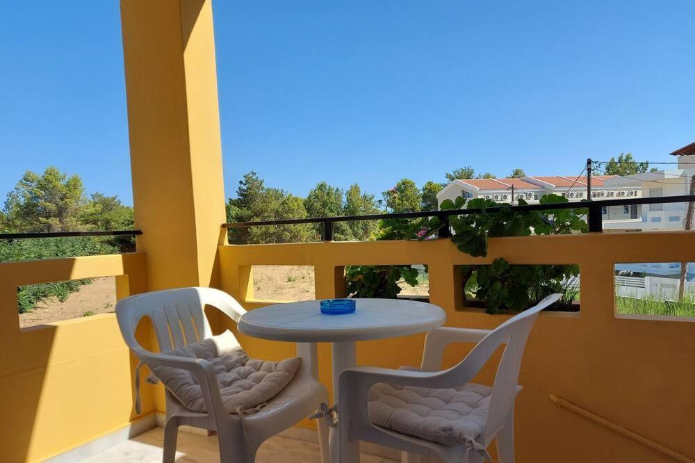 Menelaos Apartments Daratsos ภายนอก รูปภาพ