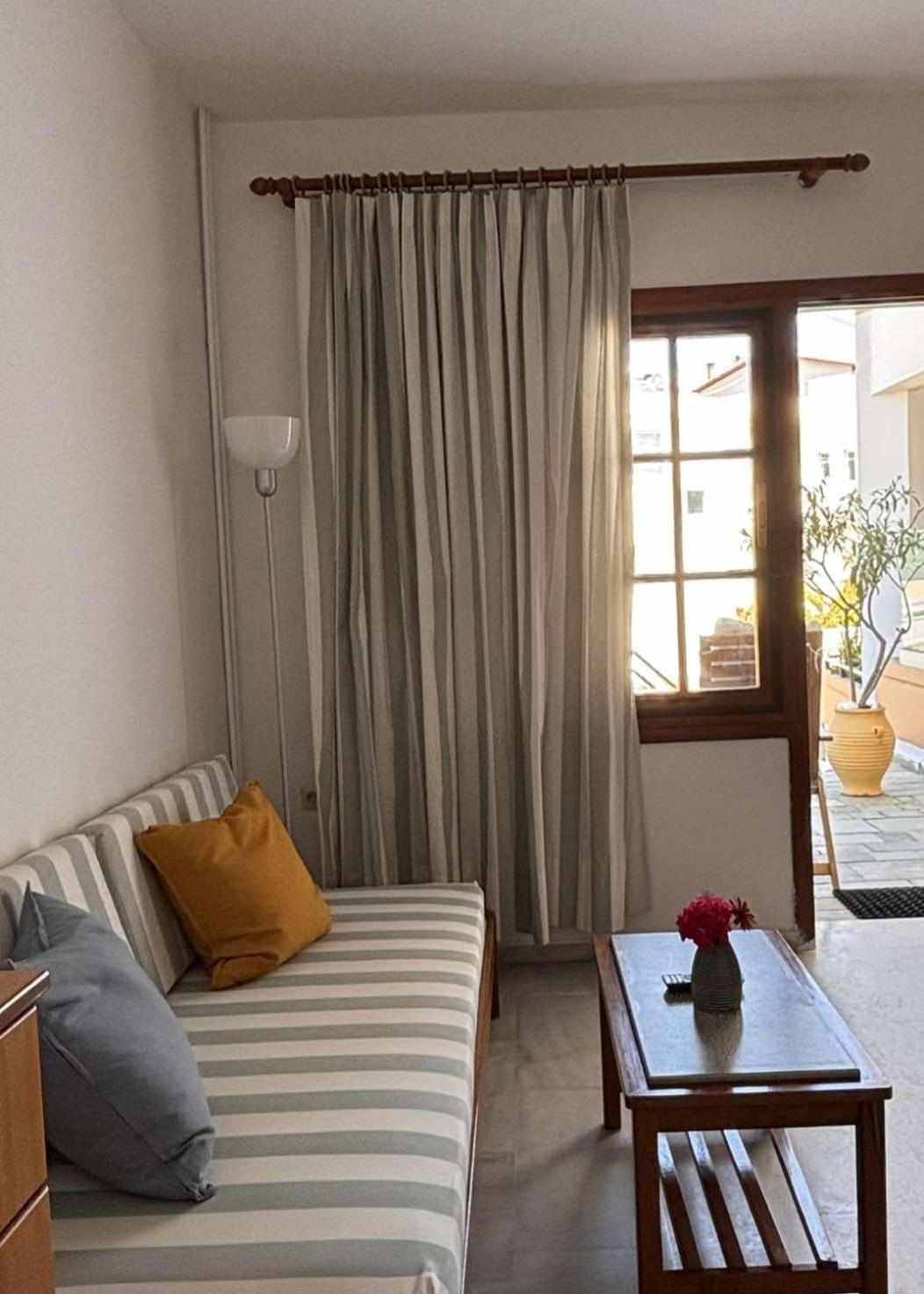 Menelaos Apartments Daratsos ภายนอก รูปภาพ
